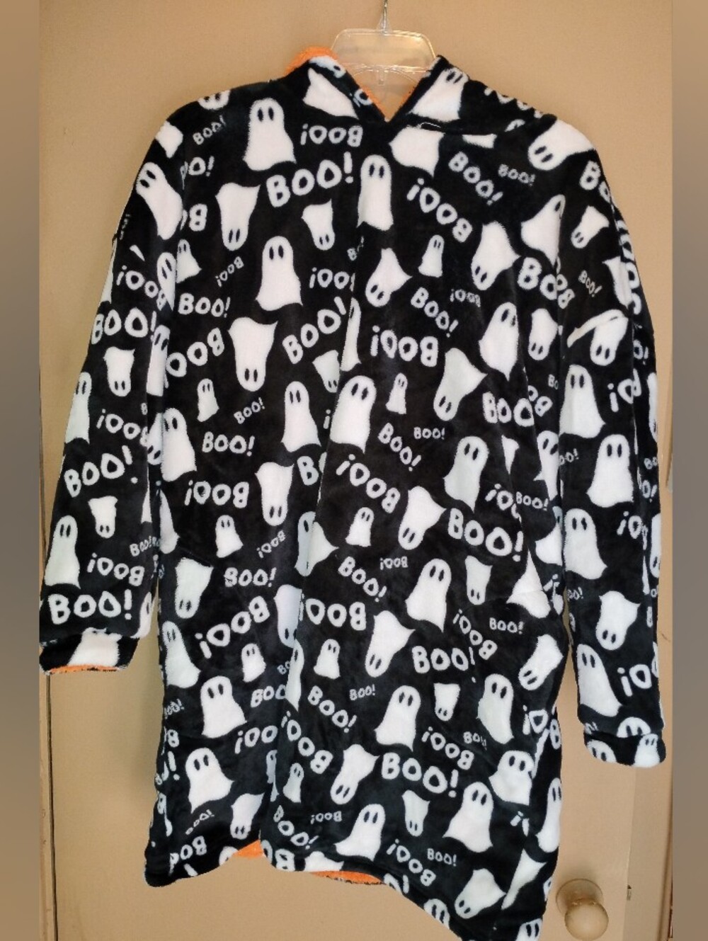 Booo! 🎃🩻 BOGO! 2 "ONE SIZE" Fleece Hoodies For The Scary Season. 🎃🩻🎃